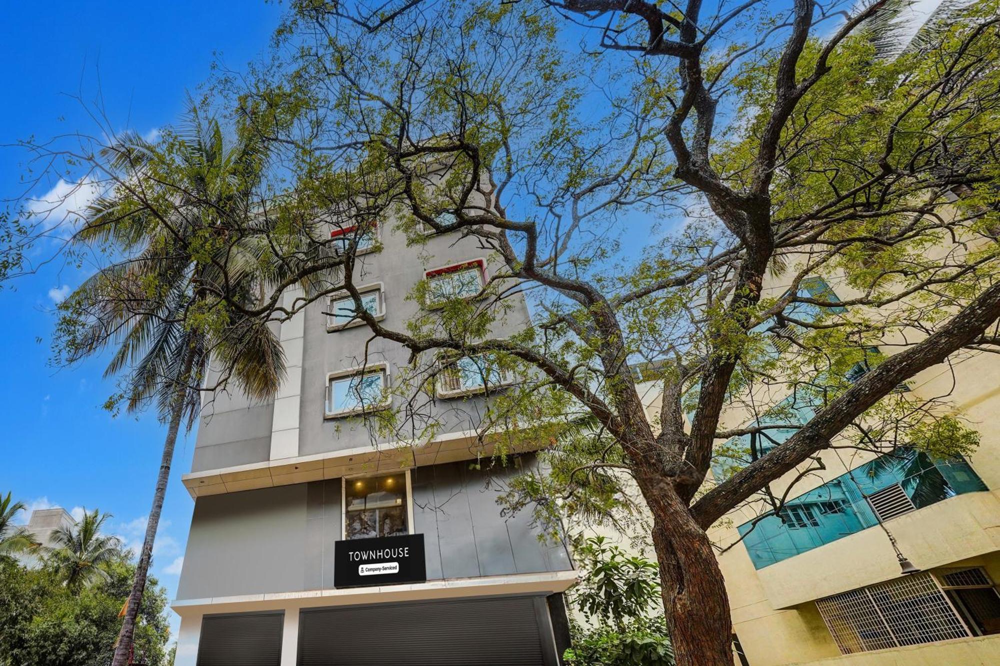 Vaccinated Staff - OYO TOWNHOUSE 077 HOTEL ROOM Stories Bangalore Exterior foto