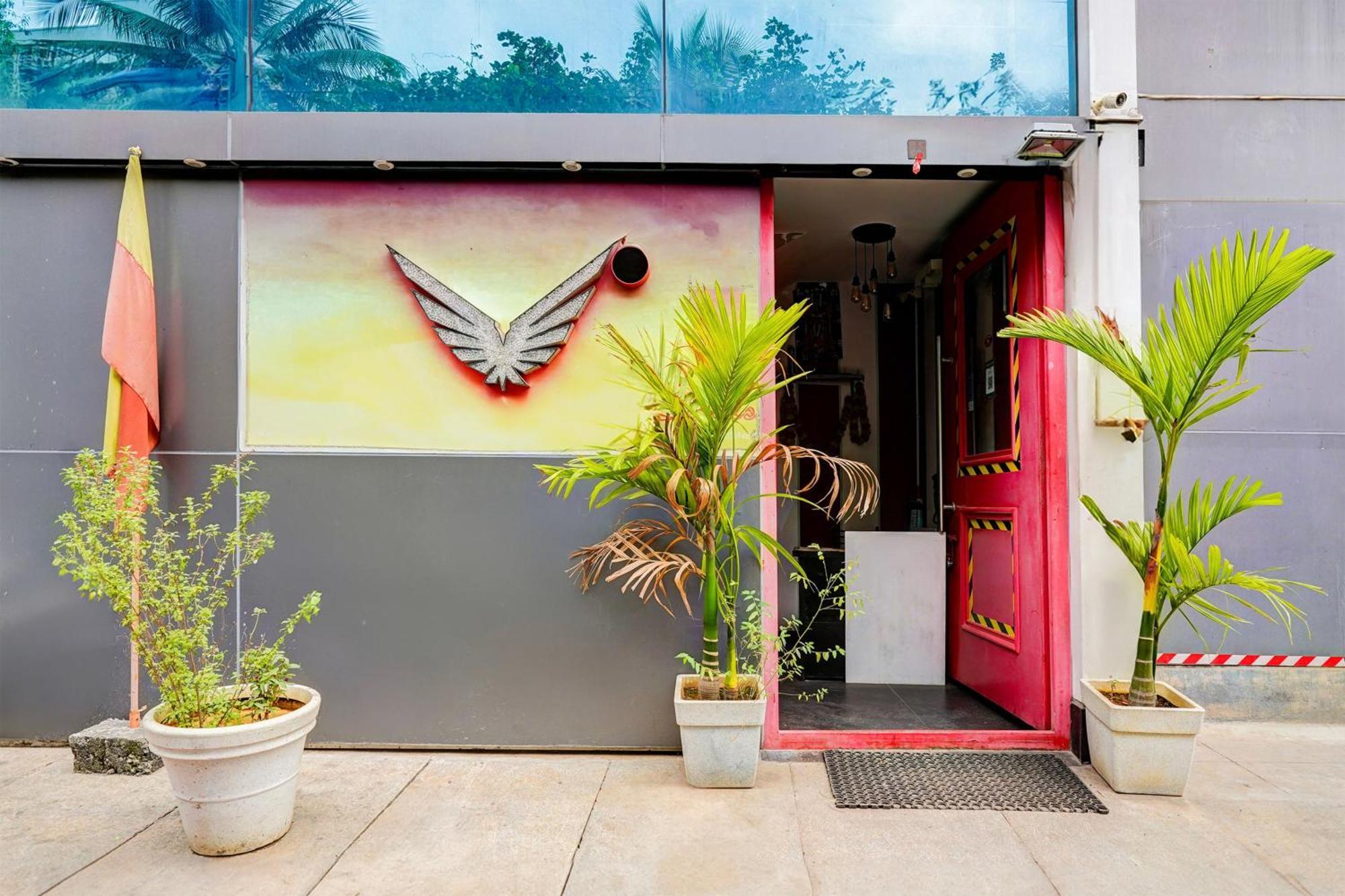 Vaccinated Staff - OYO TOWNHOUSE 077 HOTEL ROOM Stories Bangalore Exterior foto