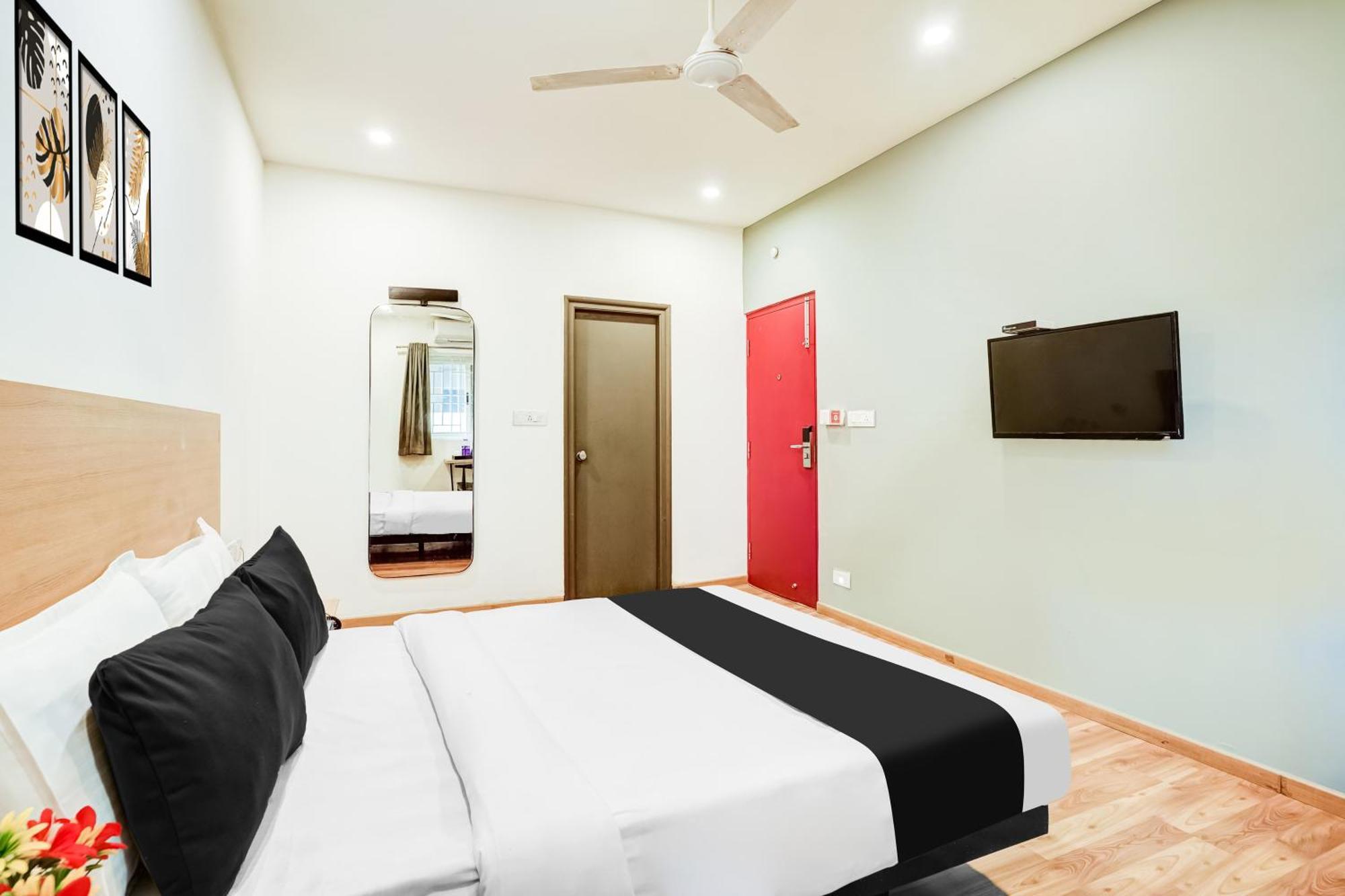 Vaccinated Staff - OYO TOWNHOUSE 077 HOTEL ROOM Stories Bangalore Exterior foto