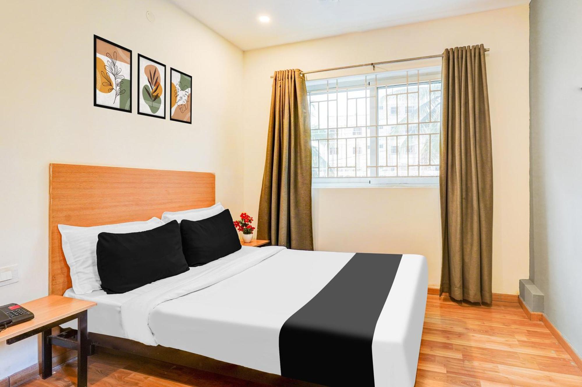Vaccinated Staff - OYO TOWNHOUSE 077 HOTEL ROOM Stories Bangalore Exterior foto